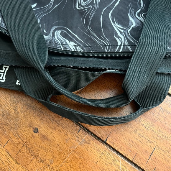 PINK Victoria's Secret Weekender Duffle Bag Extra Large Like New - Picture 8 of 8